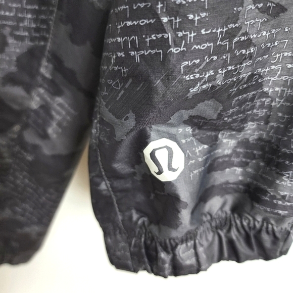 Lululemon Mens Lightweight Windbreaker Jacket Zip Up Grey Camo Golf Size M - Picture 9 of 13